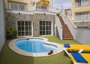 https://villas-del-sol-arguneg.in-canary-islands.com